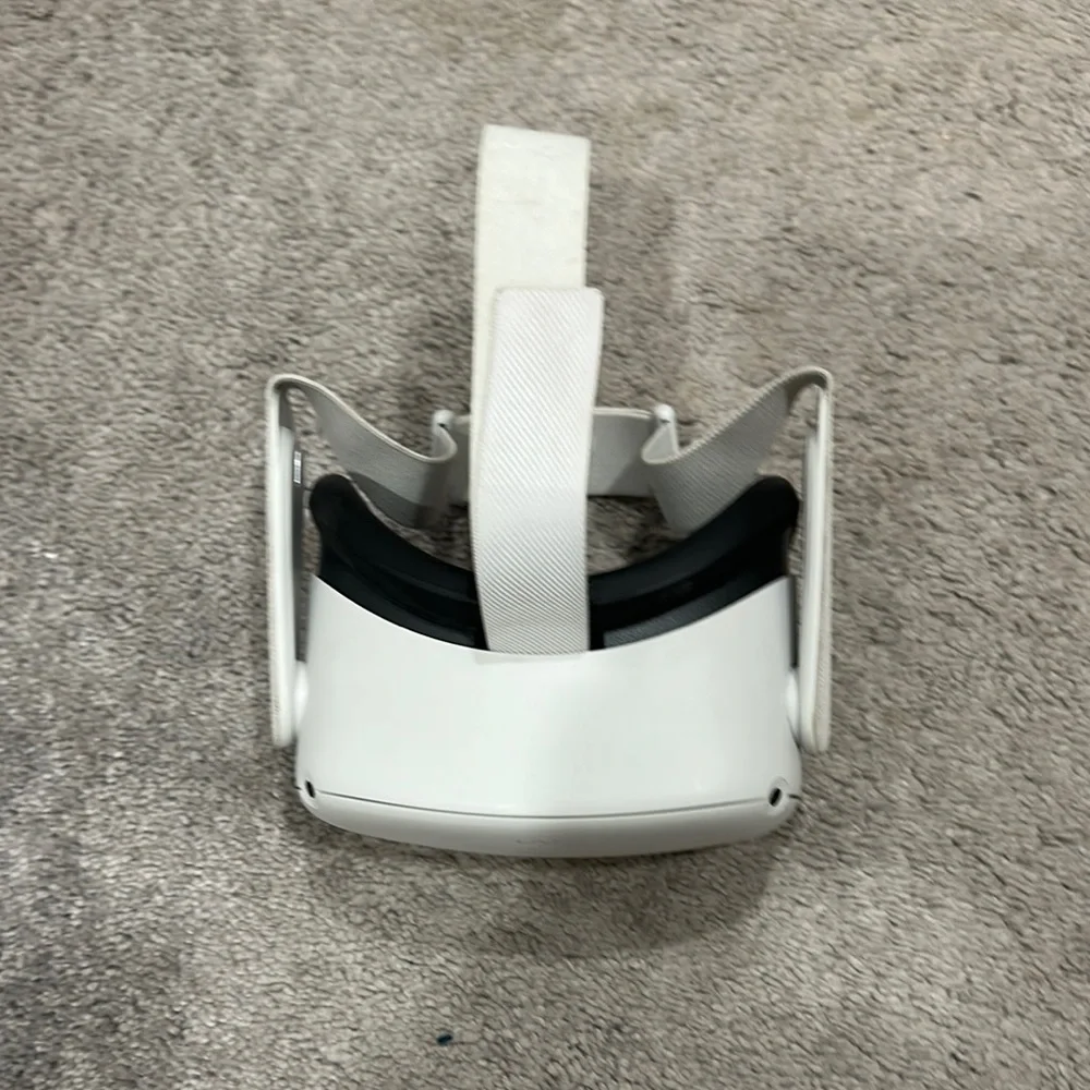 White VR Headset